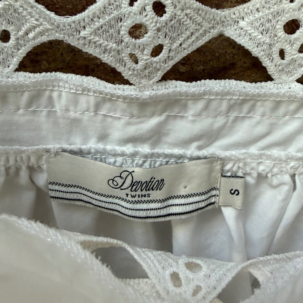 Devotion Twins White Cotton Eyelet Lace Square Neck Blouse Top Size Small - Picture 3 of 10
